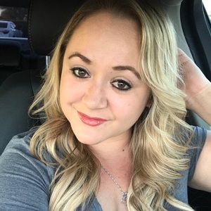 Meet your Posher, Courtney